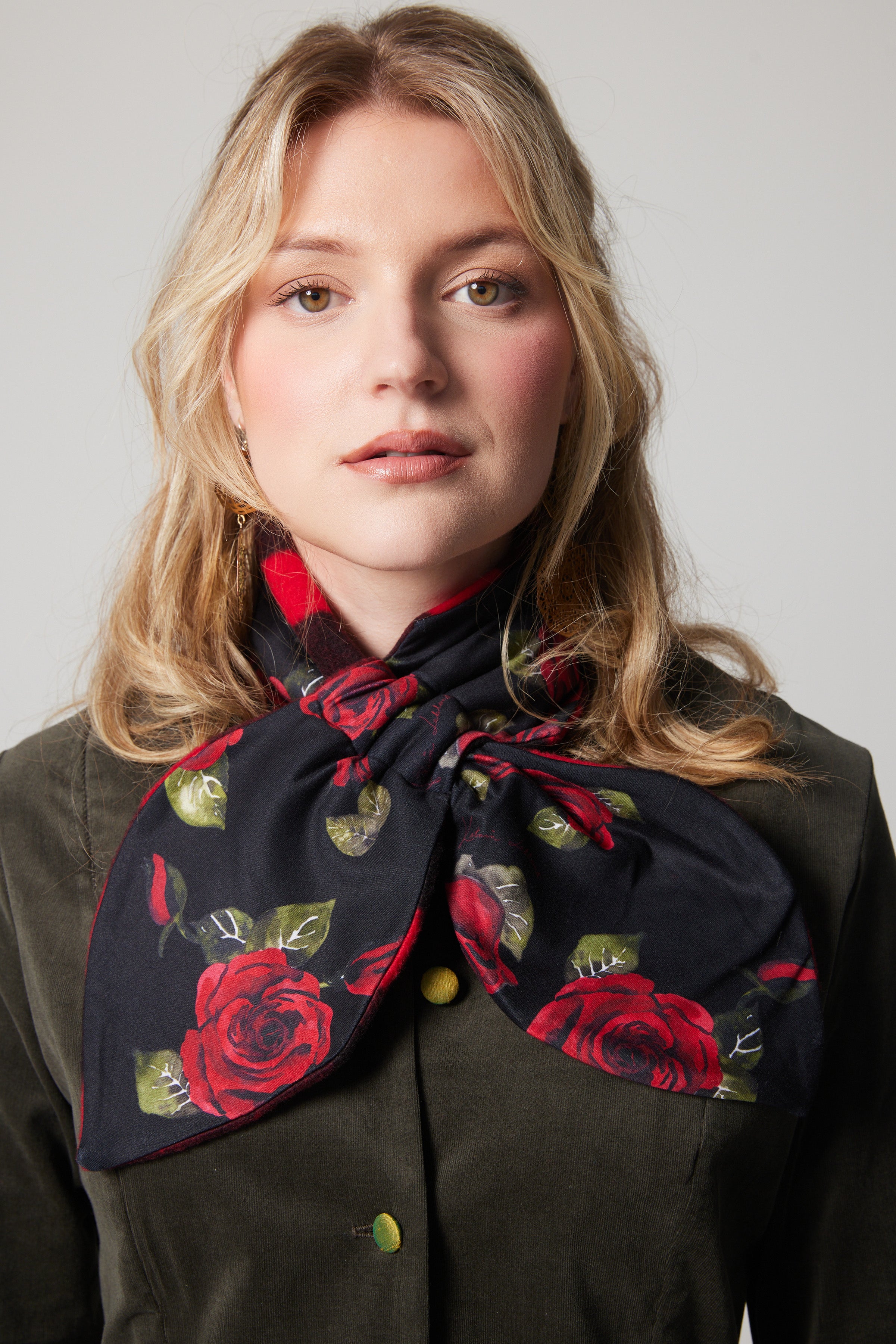 Slot Scarf - Roses