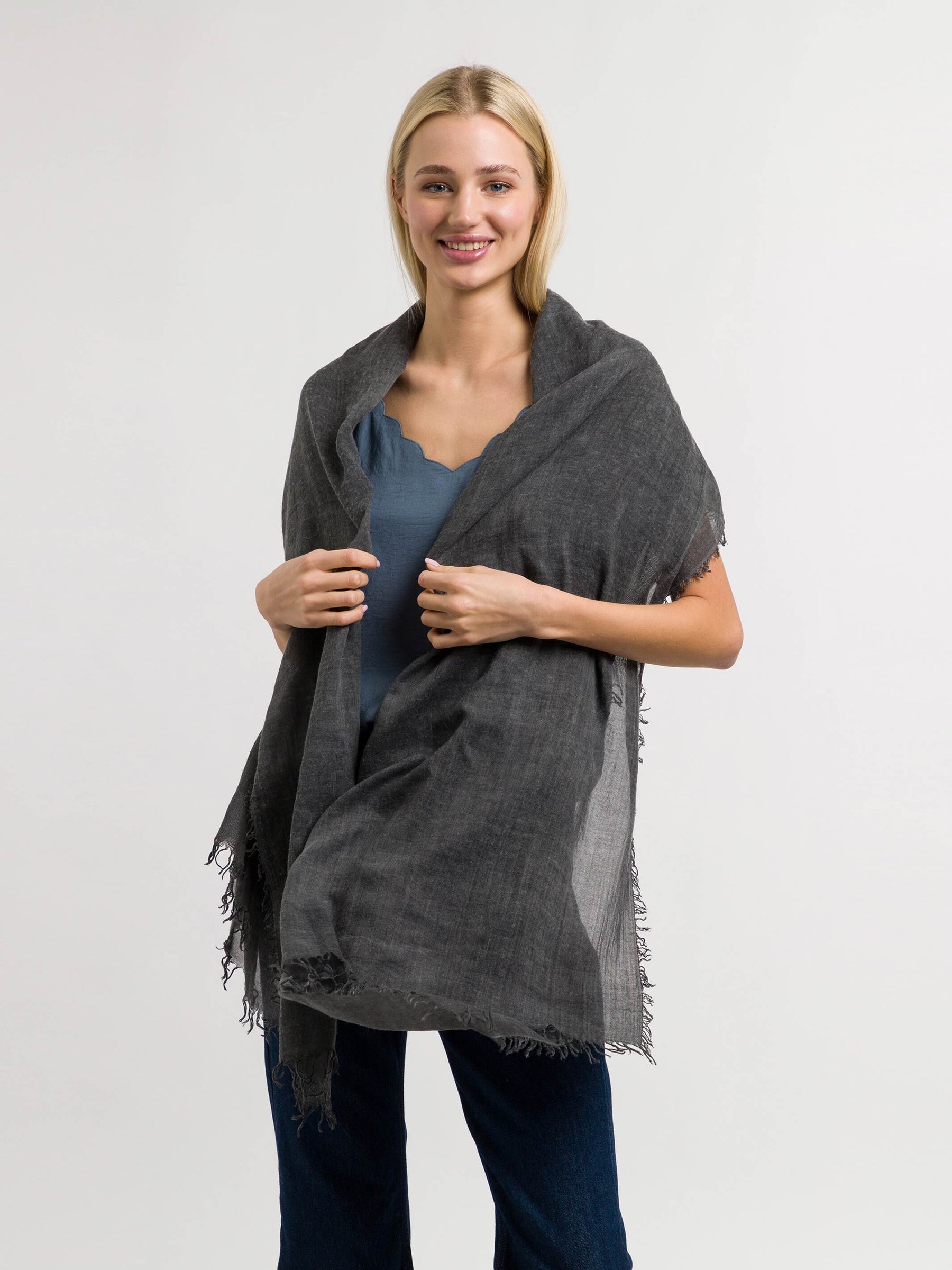 SINGLE-COLOURED STOLE IN VISCOSE BLEND - Black