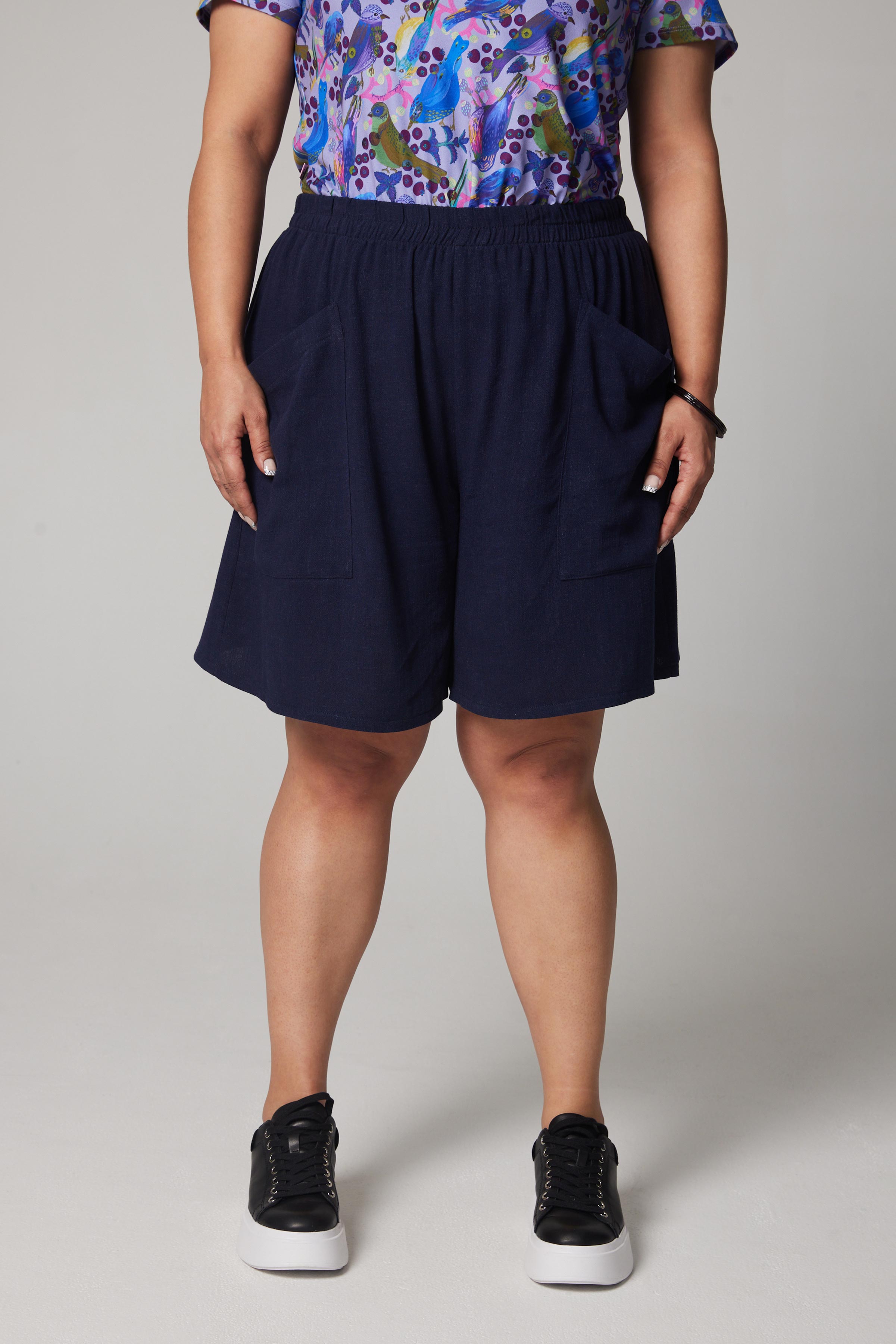 Linen Shorts - Navy