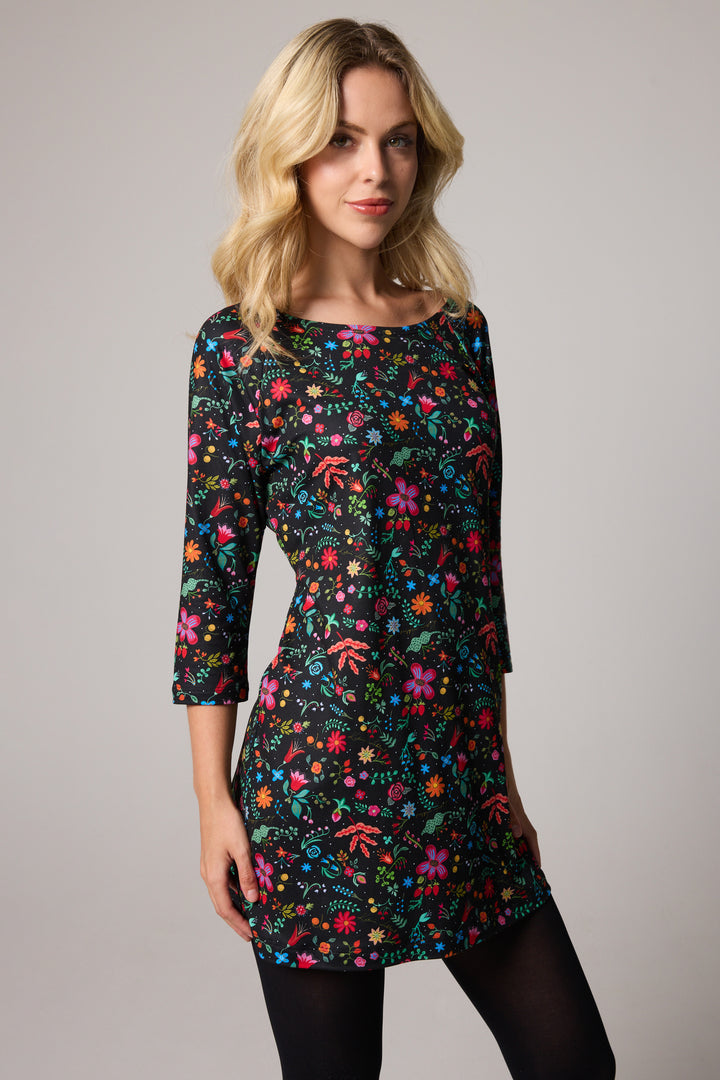 Robe Art – Black Floral Punch