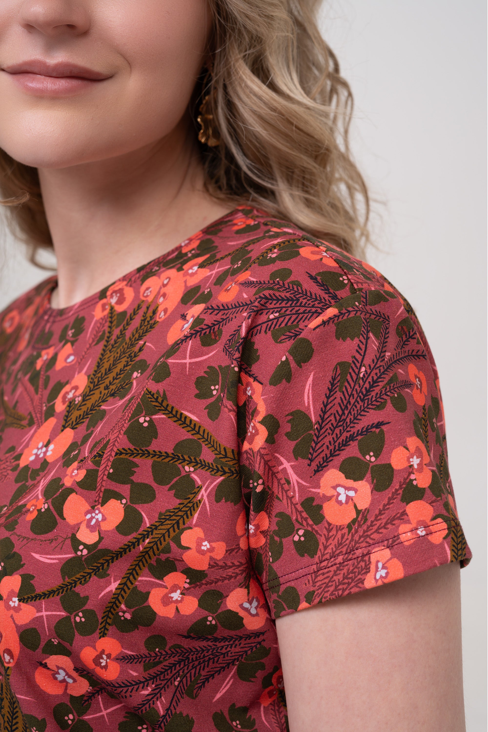 Cotton MOMA T-Shirt - Wildflowers, red
