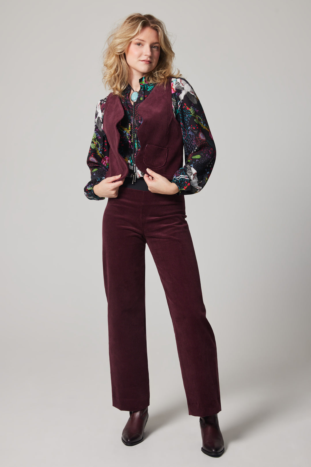 Corduroy scalloped Vest - Burgundy