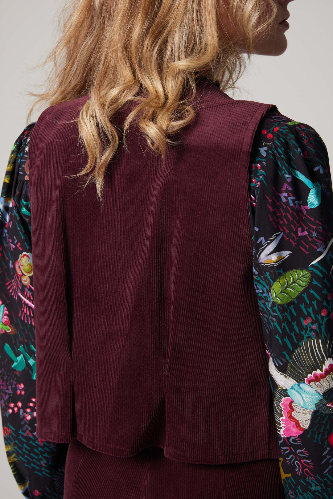 Corduroy scalloped Vest - Burgundy