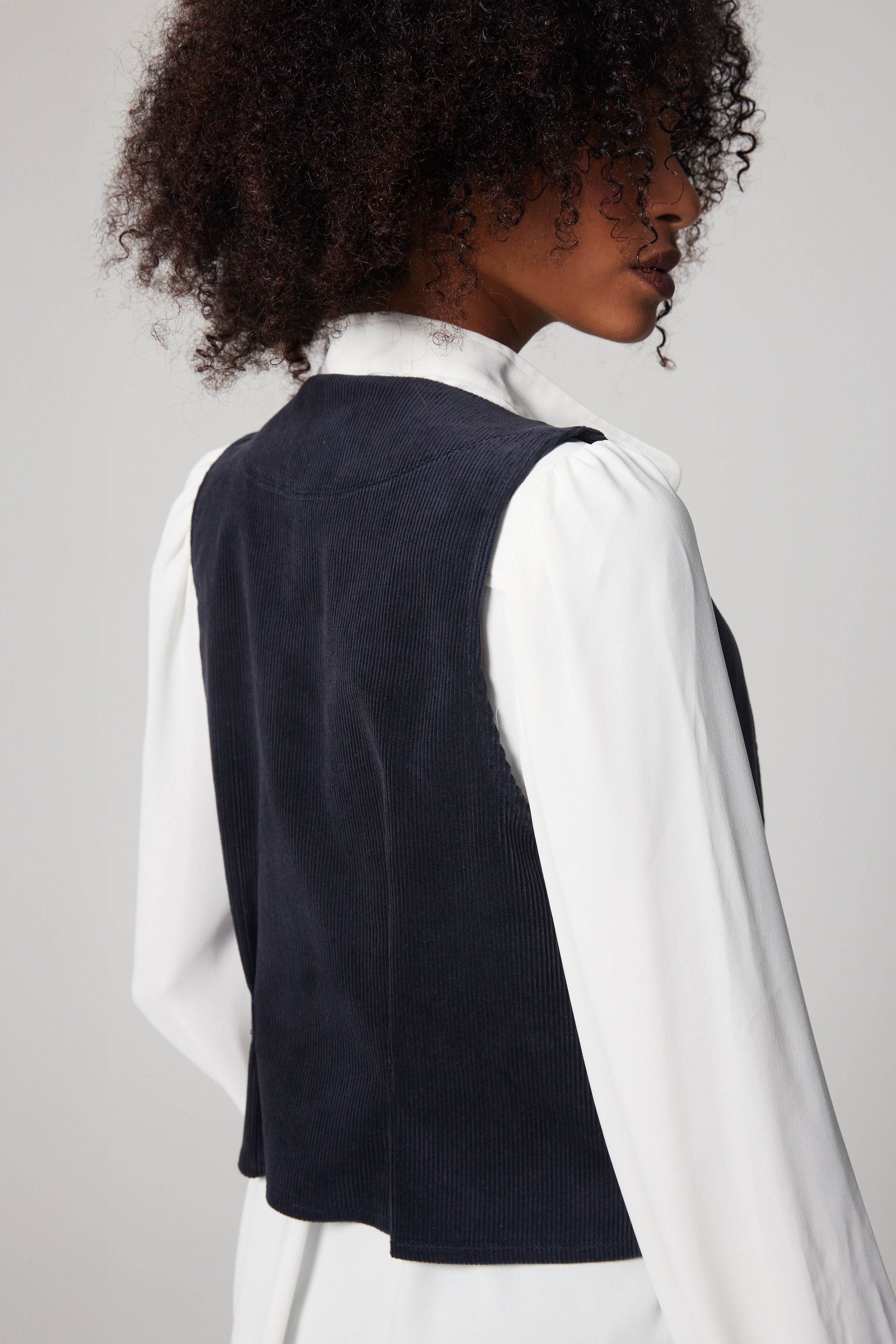 Gilet en velours côtelé festonné – Marine foncé