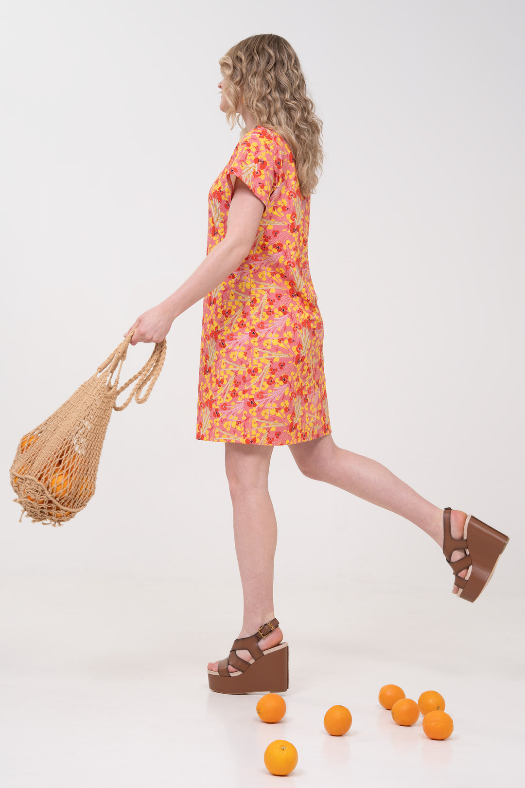 Robe T-shirt ample en coton - Fleurs sauvages, rose