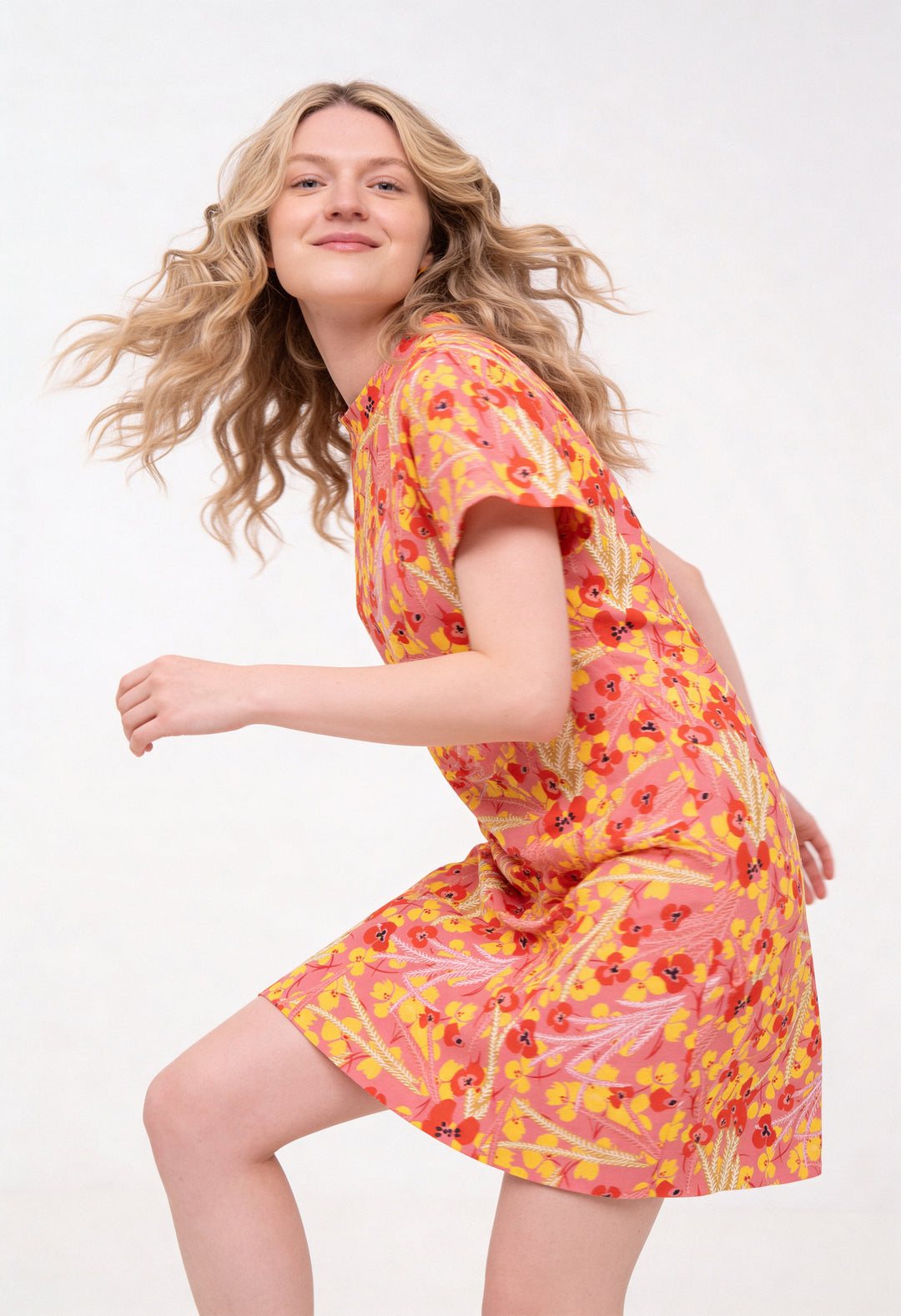 Robe T-shirt ample en coton - Fleurs sauvages, rose