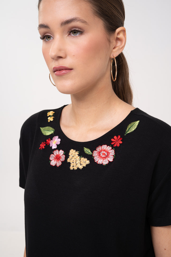 MOMA T-Shirt - Black Embellished