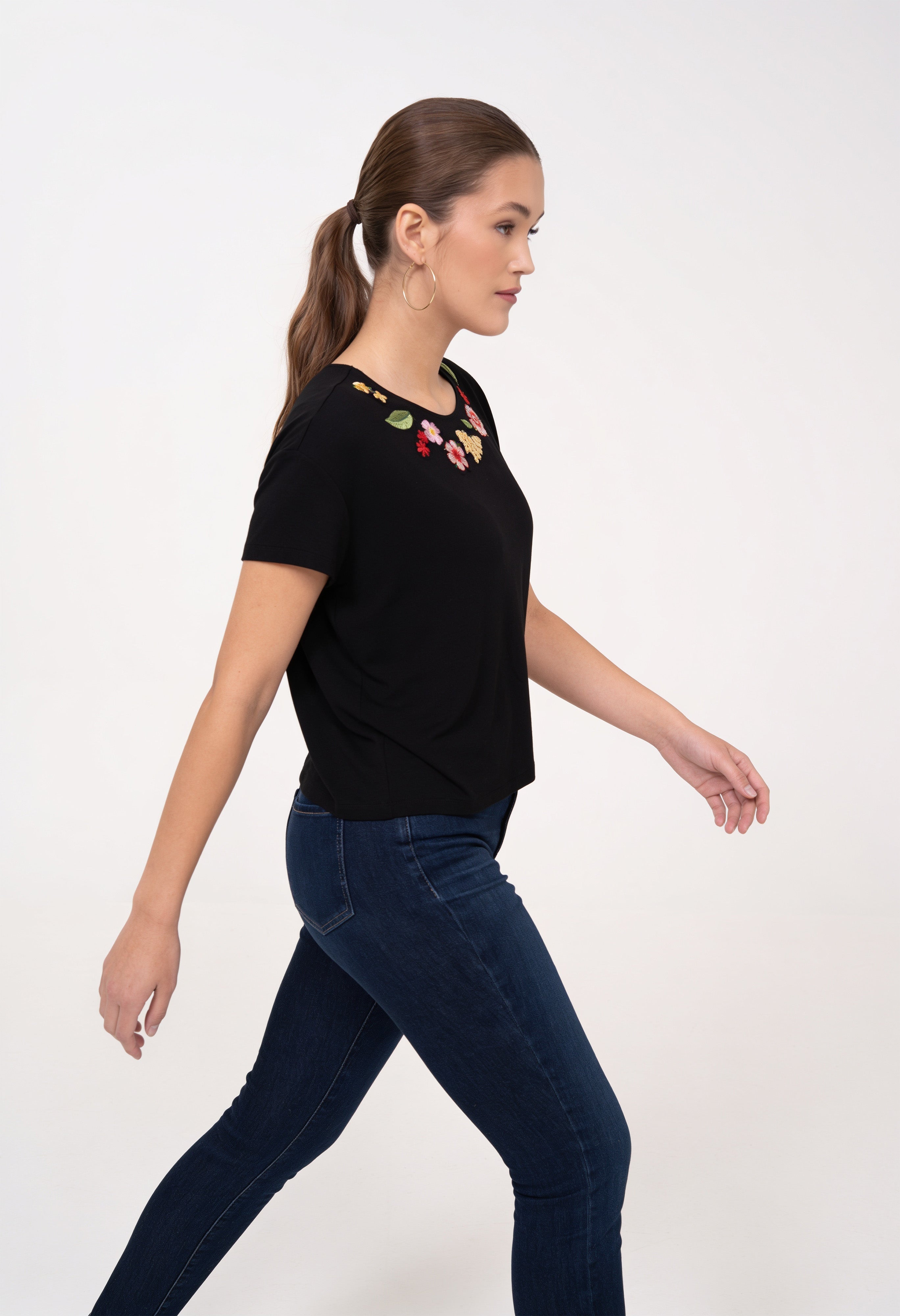 T-shirt MOMA – Noir orné