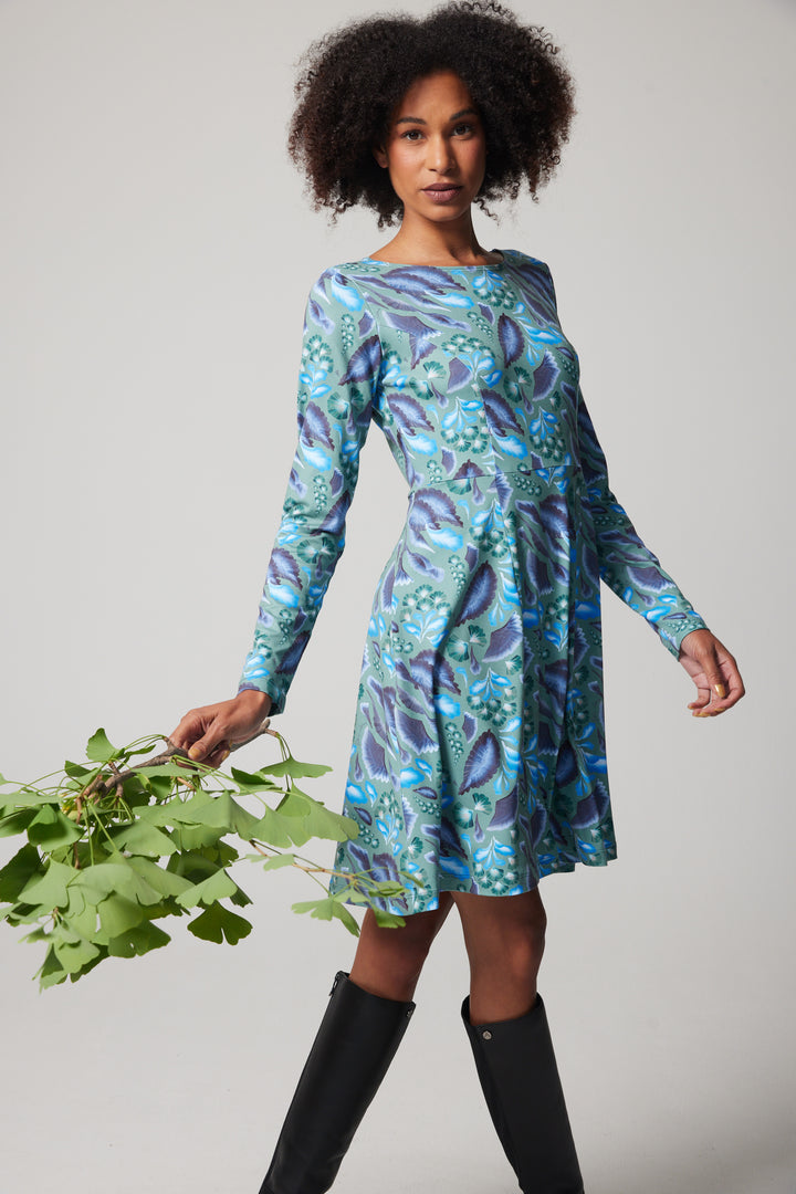 Robe ajustée et évasée à manches longues – Ginkgo