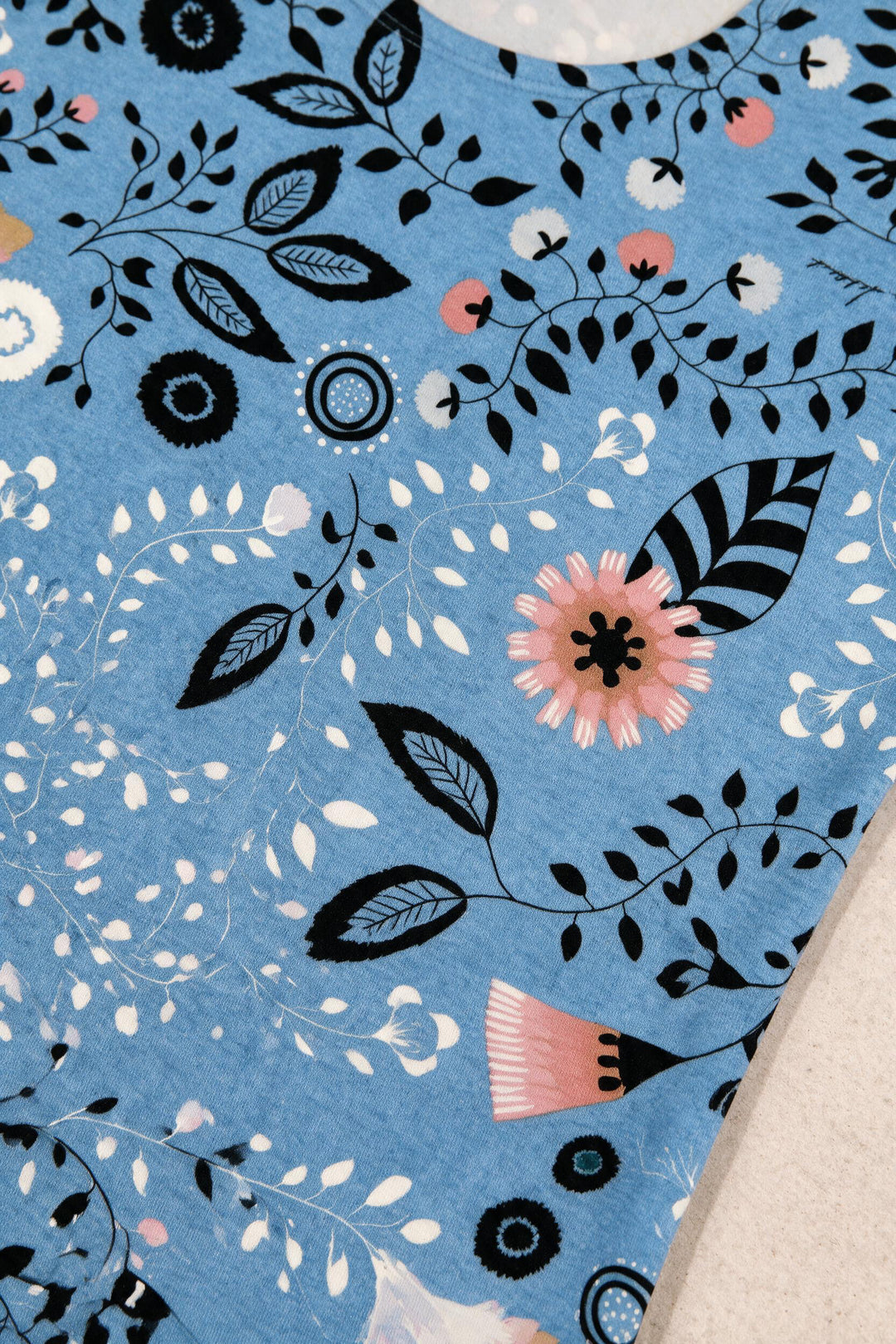 Loose Fit T-Shirt - Spindle Vines