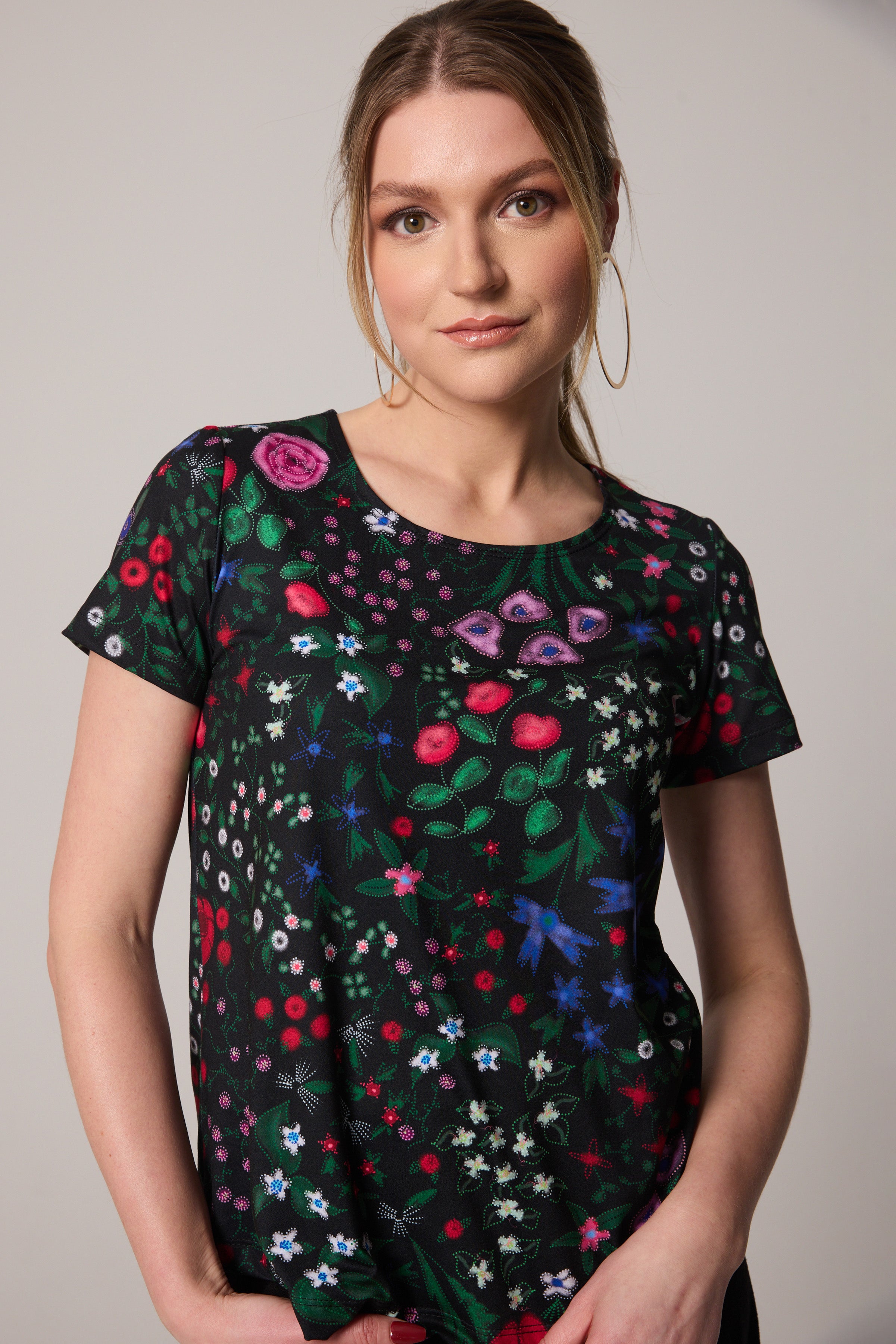 Scoop Neck T-shirt - Florentina, Black