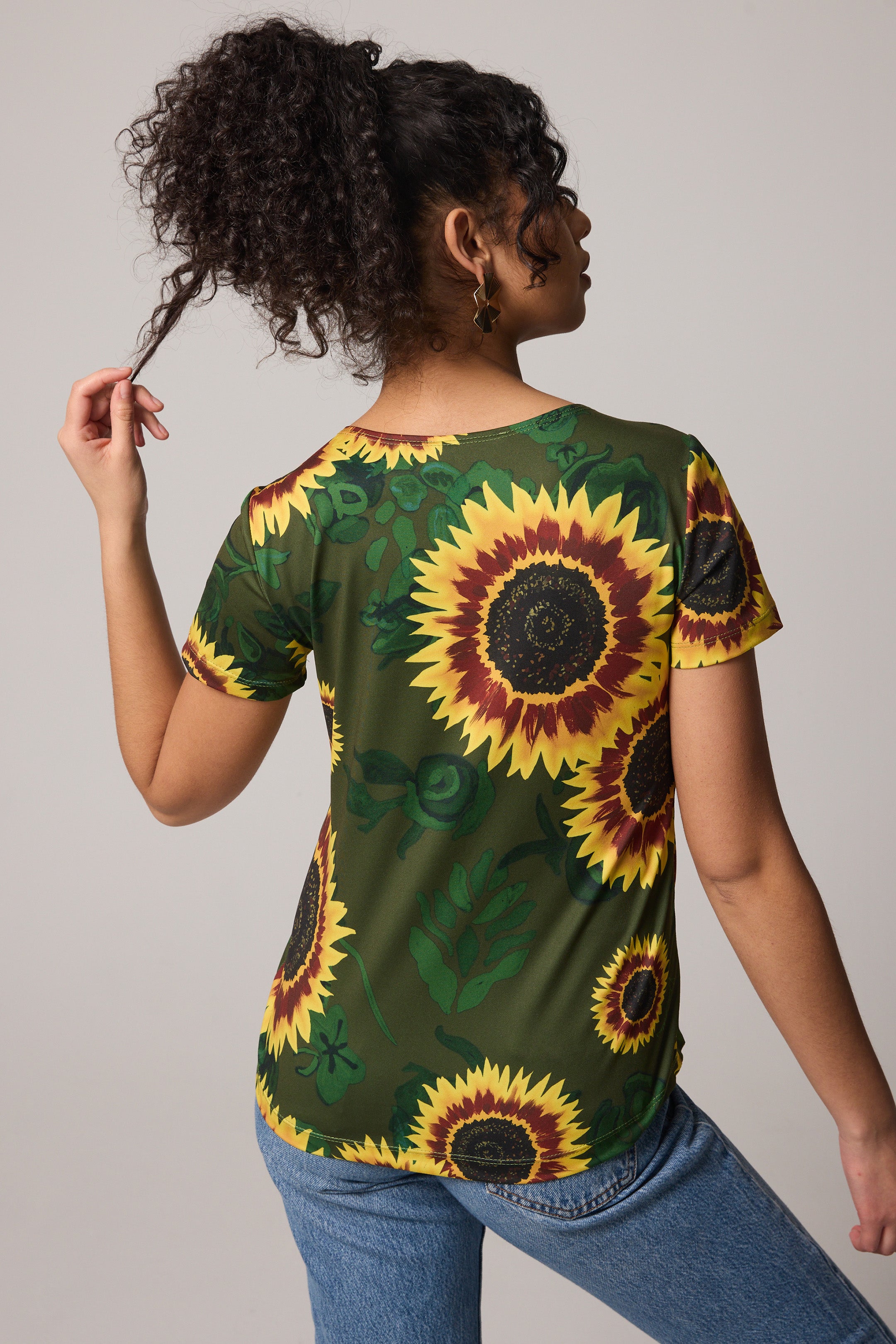Scoop Neck T-shirt - Sunflowers