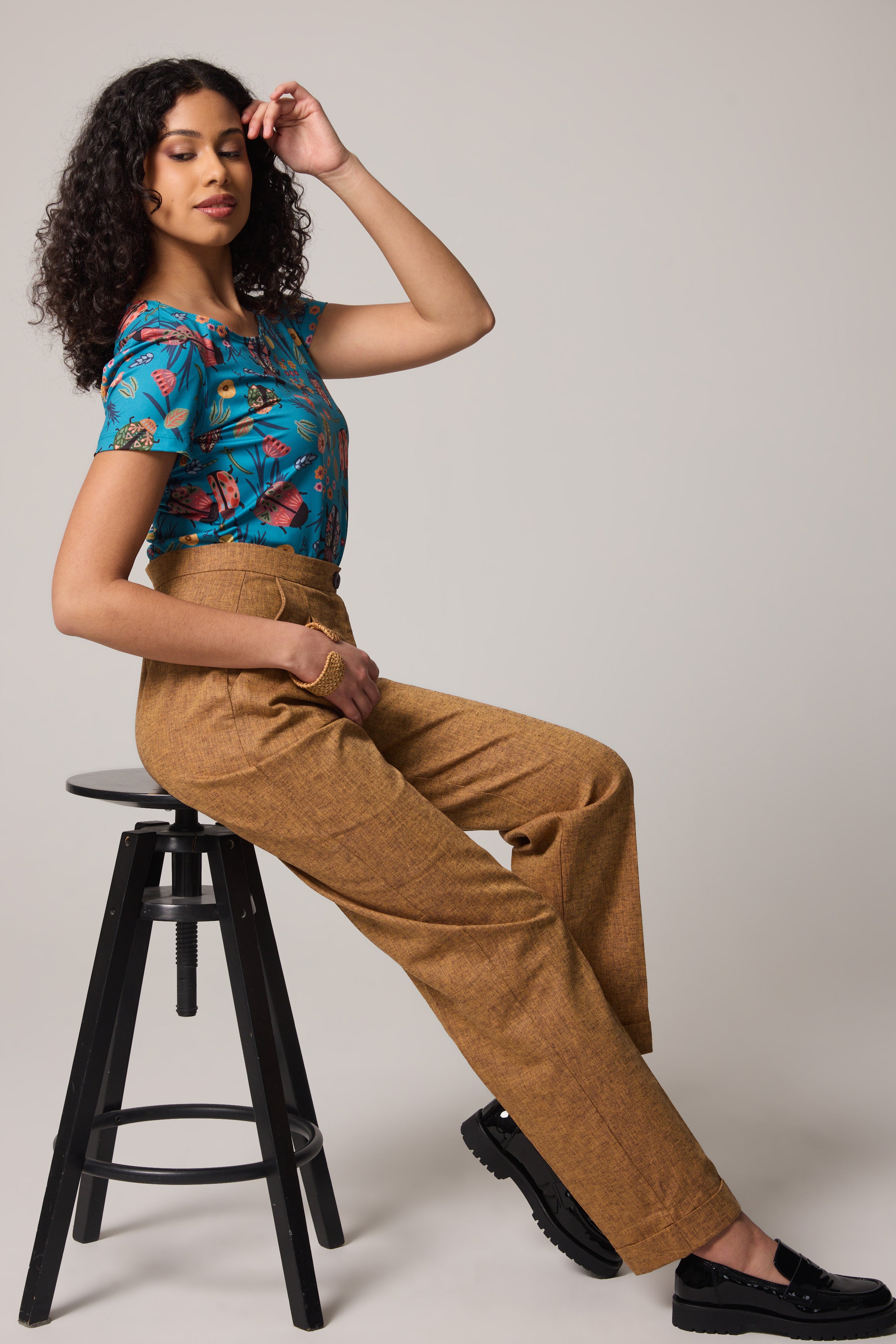 Scoop Neck T-shirt - Scarabs