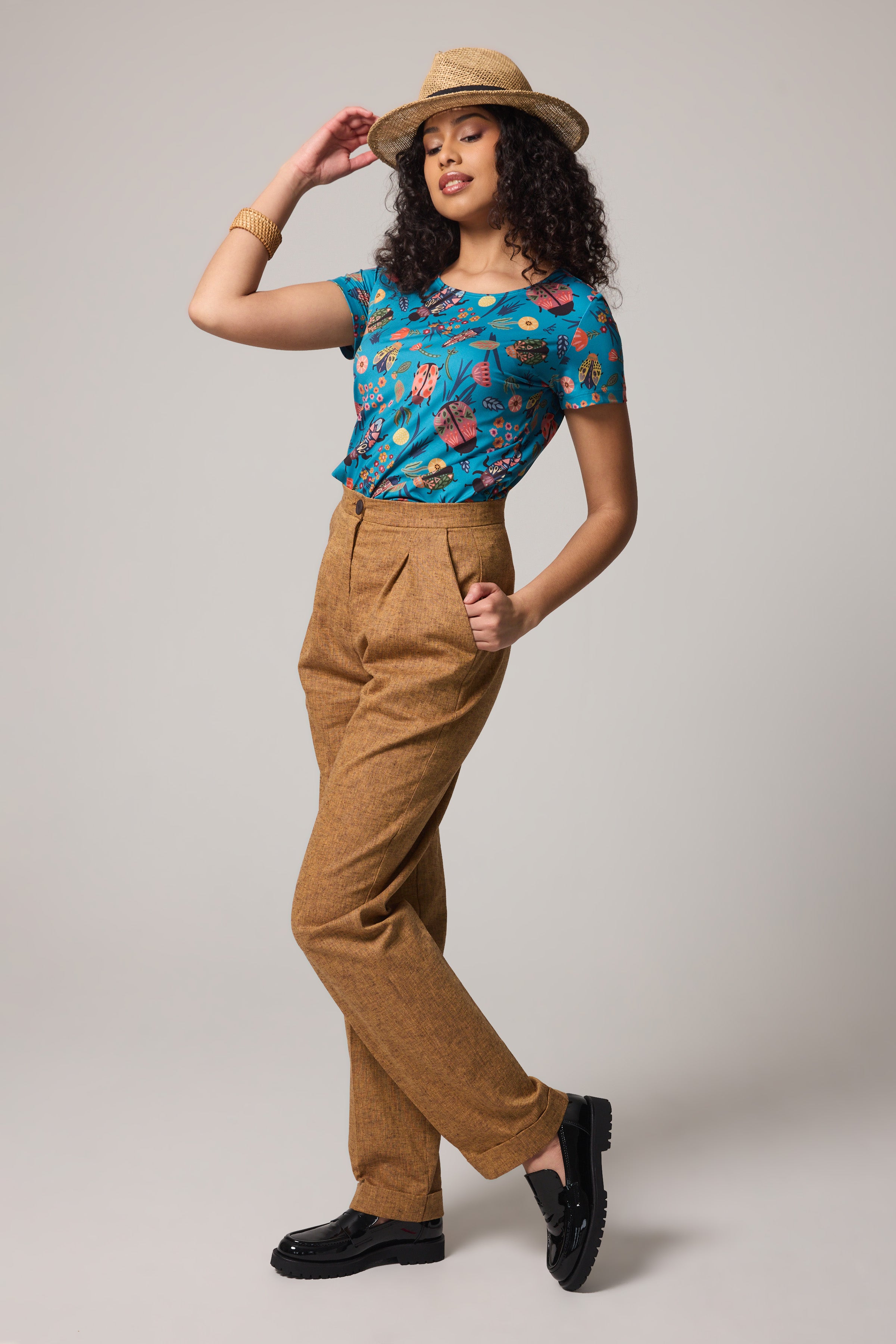 Scoop Neck T-shirt - Scarabs