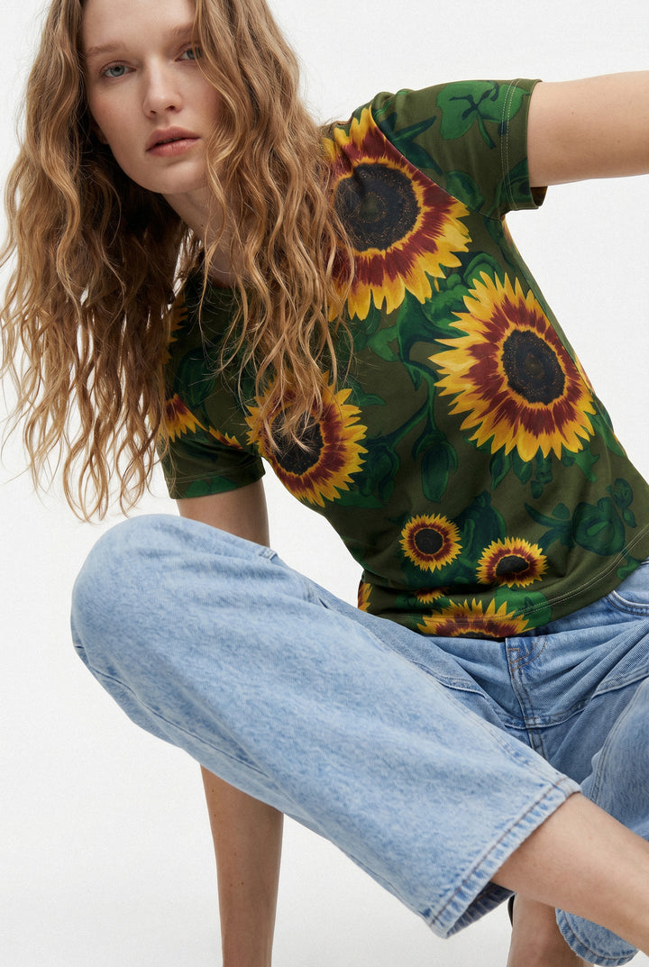 Scoop Neck T-shirt - Sunflowers