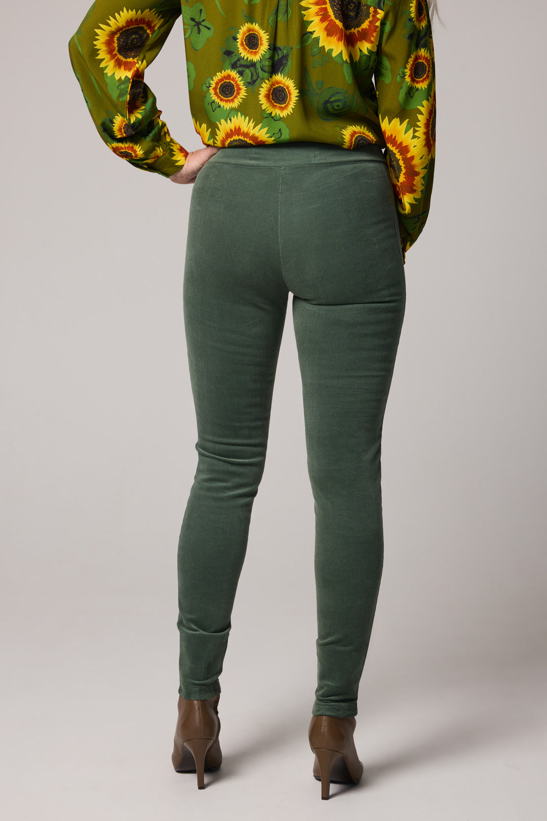 New Slim-Fit Velvet Corduroy Pants - Green