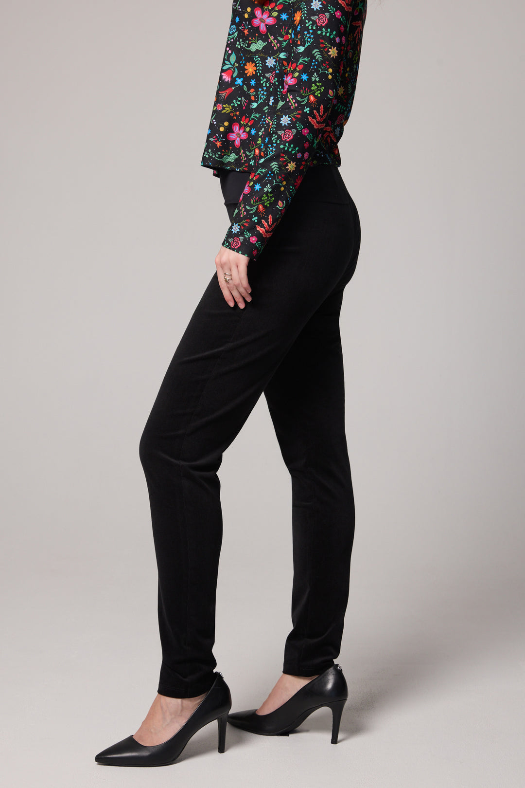 New Slim-Fit Velvet Corduroy Pants - Black