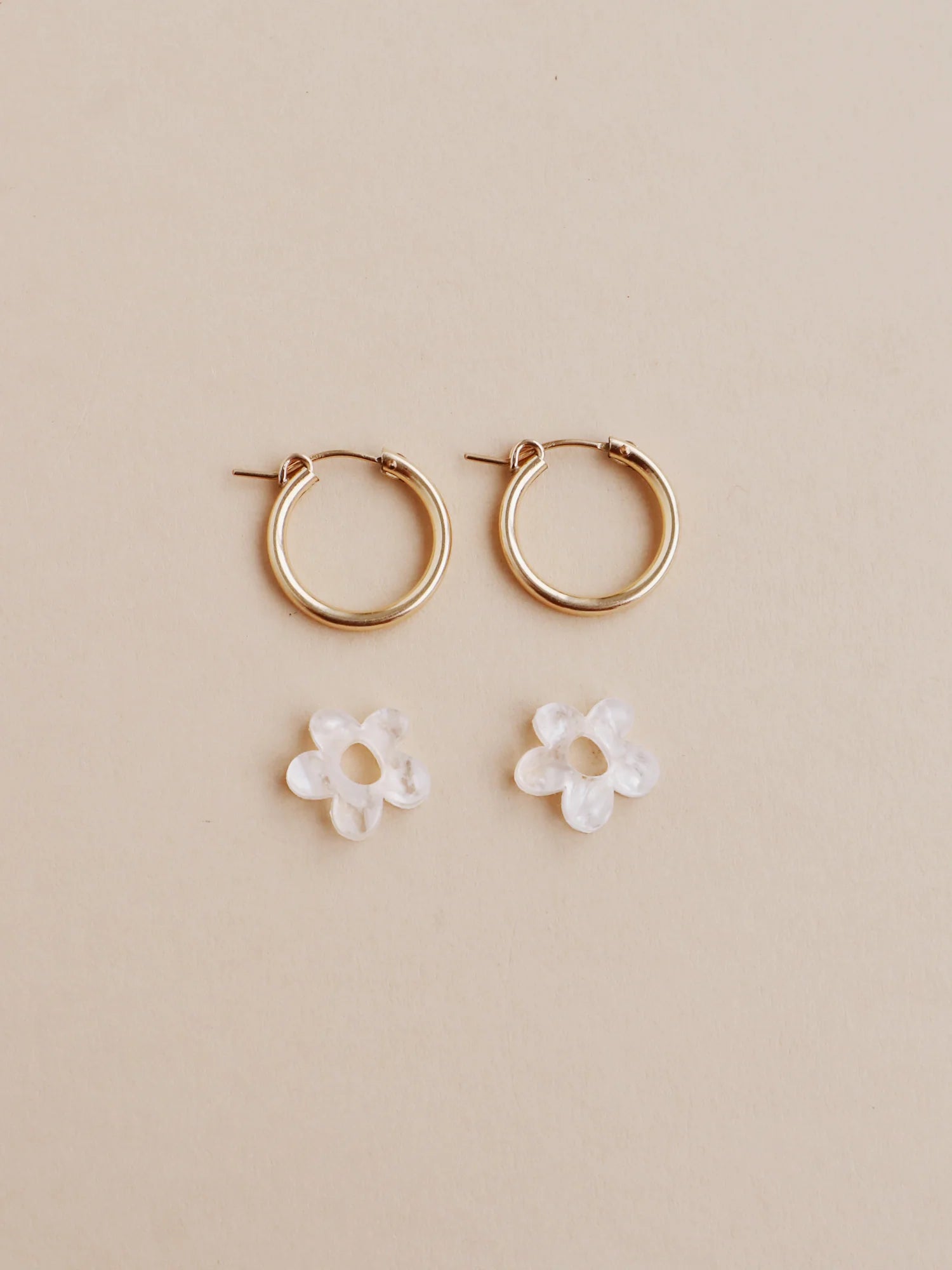 MINI NINA HOOPS IN OFF-WHITE